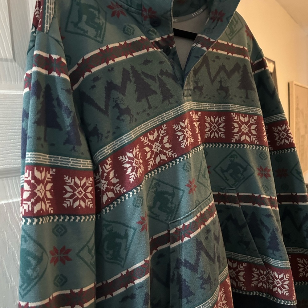 L.L. Bean Men's Turtleneck Sweater - Green and Red Pattern